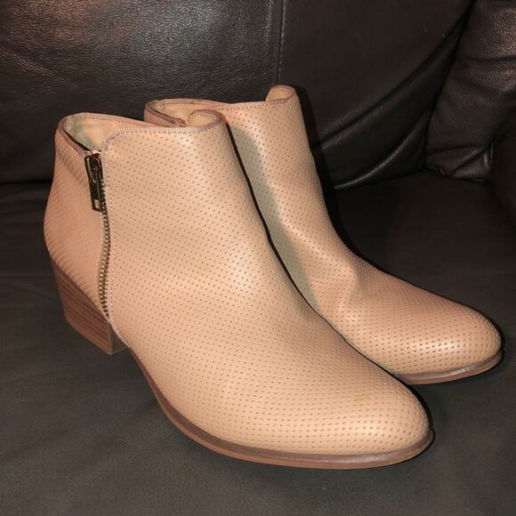ESPRIT 10 Light Brown Cream Faux Leather Ankle Booties Perforated Tiny Holes - Picture 1 of 8